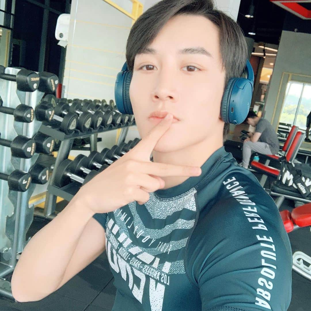 プリンス・マックさんのインスタグラム写真 - (プリンス・マックInstagram)「I hate people who goes to the gym just to take photos, anyways here’s a photo of me. #gym #gymlife #malaysia #princemak #kualalumpur」2月21日 13時33分 - henry_princemak