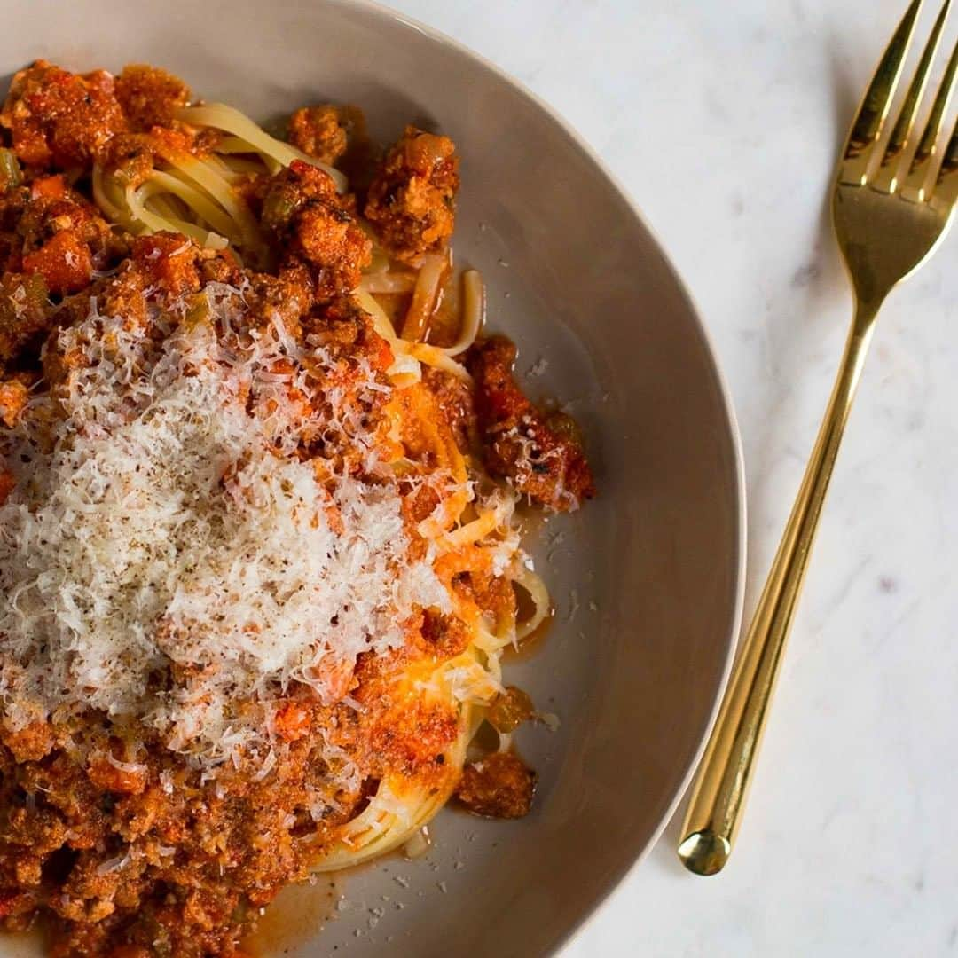 OXOさんのインスタグラム写真 - (OXOInstagram)「Want to make this amazing bolognese sauce? We're answering your questions about cooking the ultimate comfort food tomorrow in IG Stories. #AskOXO #OXOBetter」2月21日 13時56分 - oxo