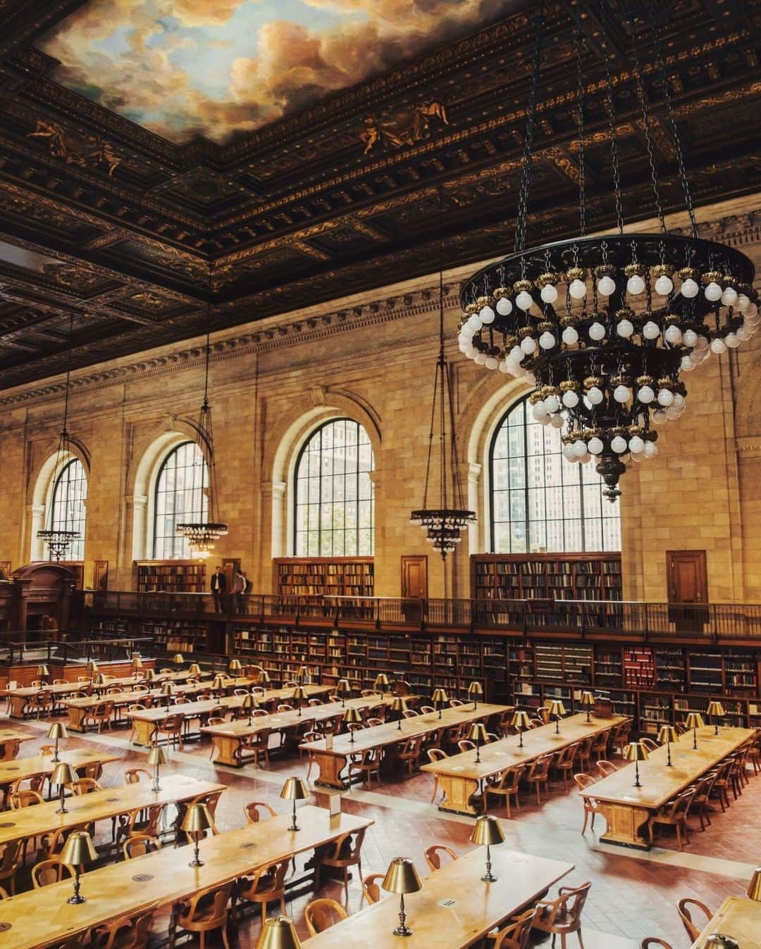 National Geographic Travelさんのインスタグラム写真 - (National Geographic TravelInstagram)「Photo by @MichaelGeorge | The Rose Main Reading Room is located in the New York Public Library in New York City. It is one of the most spectacular (and quiet!) places you can find in the middle of the city. You might also recognize it from the movie “Ghostbusters”! The room was closed to the public for two years, from 2014 to 2016, because repairs were necessary for the ornate roof. The roof contains massive gilded roses that had to be reinforced, as one of them fell from the ceiling in the middle of the night. Today, the room is back to being open to the public every day. It is one of my favorite spots to work, read, or simply take a break from the bustling city outside. #rosemainreadingroom #nypl #newyorkpubliclibrary #reading #library」2月21日 14時09分 - natgeotravel