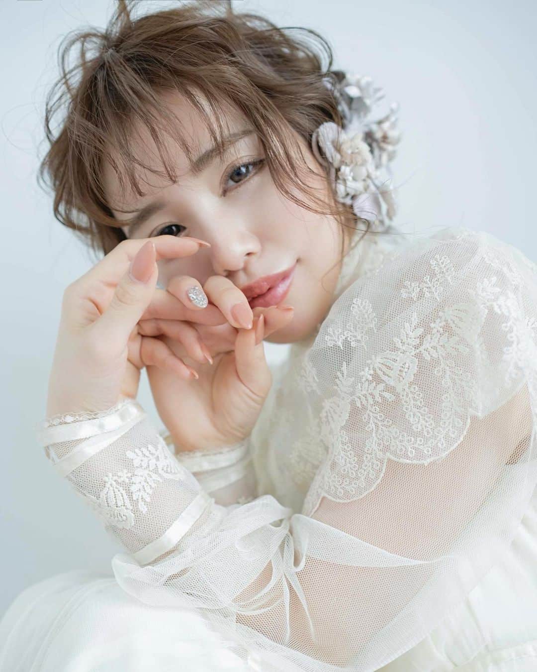 RabichePowのインスタグラム：「明日から三連休〜皆さんのご予定は？ お出かけ前に、やり過ぎないカジュアルな 可愛いアレンジをしてお出かけしたいですね😂❣️ . 結婚式も多いみたいで わたしも明日.明後日はラビッシュポー出勤です❤️ . ご指名のお客様やお友達もたくさん来てくれるので楽しみ〜 着付けもするから 時間あれば新規の方もセット入れると良いな❤️ . . #rabichepow#ラビッシュポー#ヘアメイク#梅田」