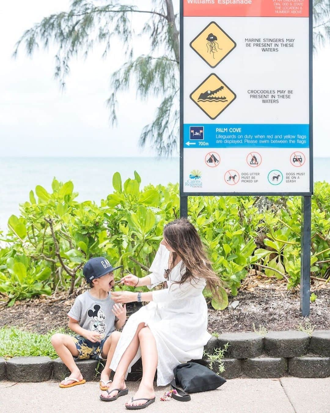 スザンヌさんのインスタグラム写真 - (スザンヌInstagram)「Palm Cove でランチして﻿ Numi のアイス🍨を💕﻿ ﻿ 蟻塚がおっきく立派でびっくり😂﻿ 朋美は上にも登ってた⛰﻿ ﻿ Hartley's Crocodile Adventures﻿ この動物園は息子のリクエスト😊﻿ はじめて間近で見るワニ🐊の餌やりにビビりまくっておりました（親子で）﻿ ﻿ カンガルー🦘の赤ちゃんカメラ目線だ👀可愛い💕﻿ ﻿ ﻿ #スザ旅﻿ #振り返りpic﻿ #ケアンズ﻿ #ケアンズ旅﻿ #Cairns」2月21日 14時48分 - suzanneeee1028