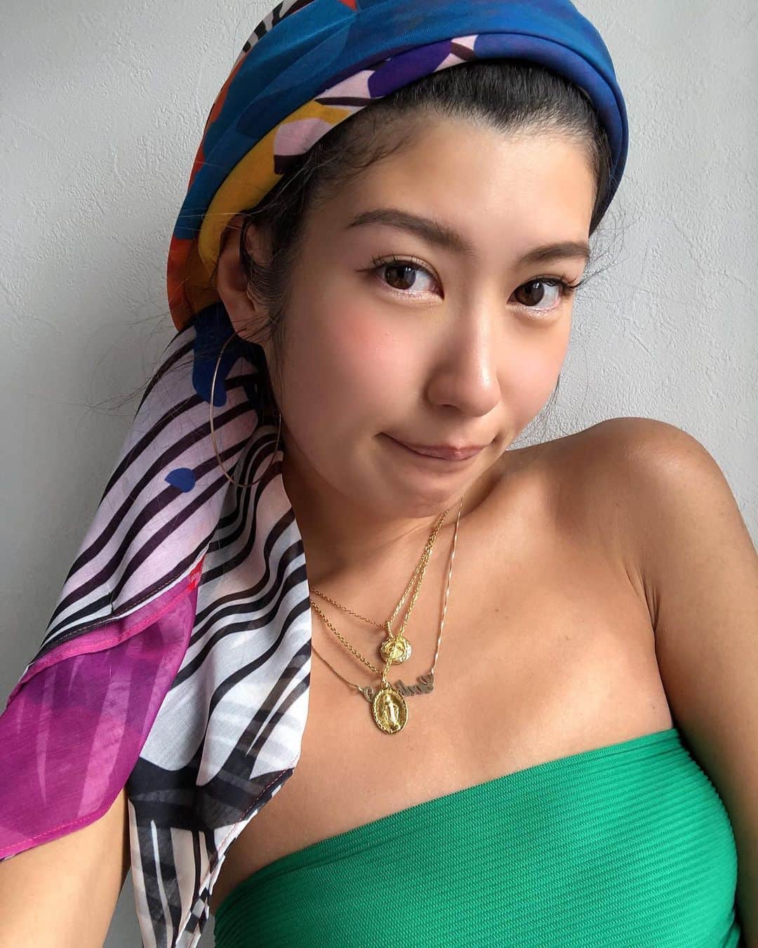 Mihoさんのインスタグラム写真 - (MihoInstagram)「This scarf is made in okinawa japan.﻿ The color combination of this scarf is a fantastic🌈﻿ ﻿ I think this scarf is need as summer hair style accessory! There are 4 ideas of how to style scarf with quick and easy styles.﻿ ﻿ Check it out @ryu_code﻿ ﻿ #okinawa #scarf #fashion #code #ryucode #supported #dubai #uae #hijab #muslim﻿」2月21日 14時50分 - march16m