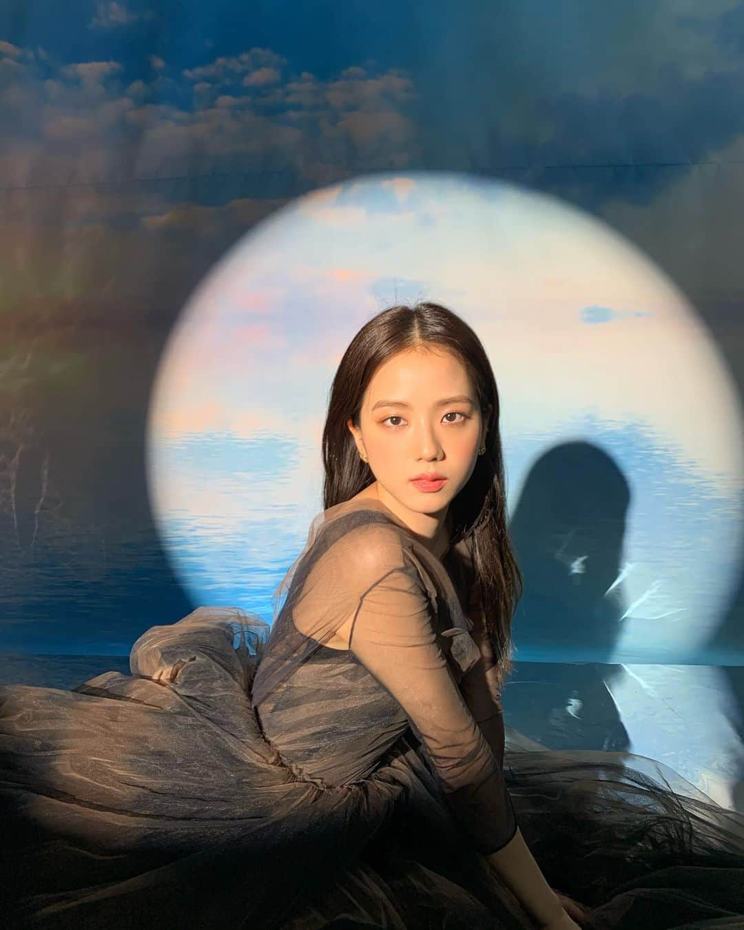 ジスさんのインスタグラム写真 - (ジスInstagram)「#광고 inside the moon 🌔 @dior」2月21日 15時07分 - sooyaaa__