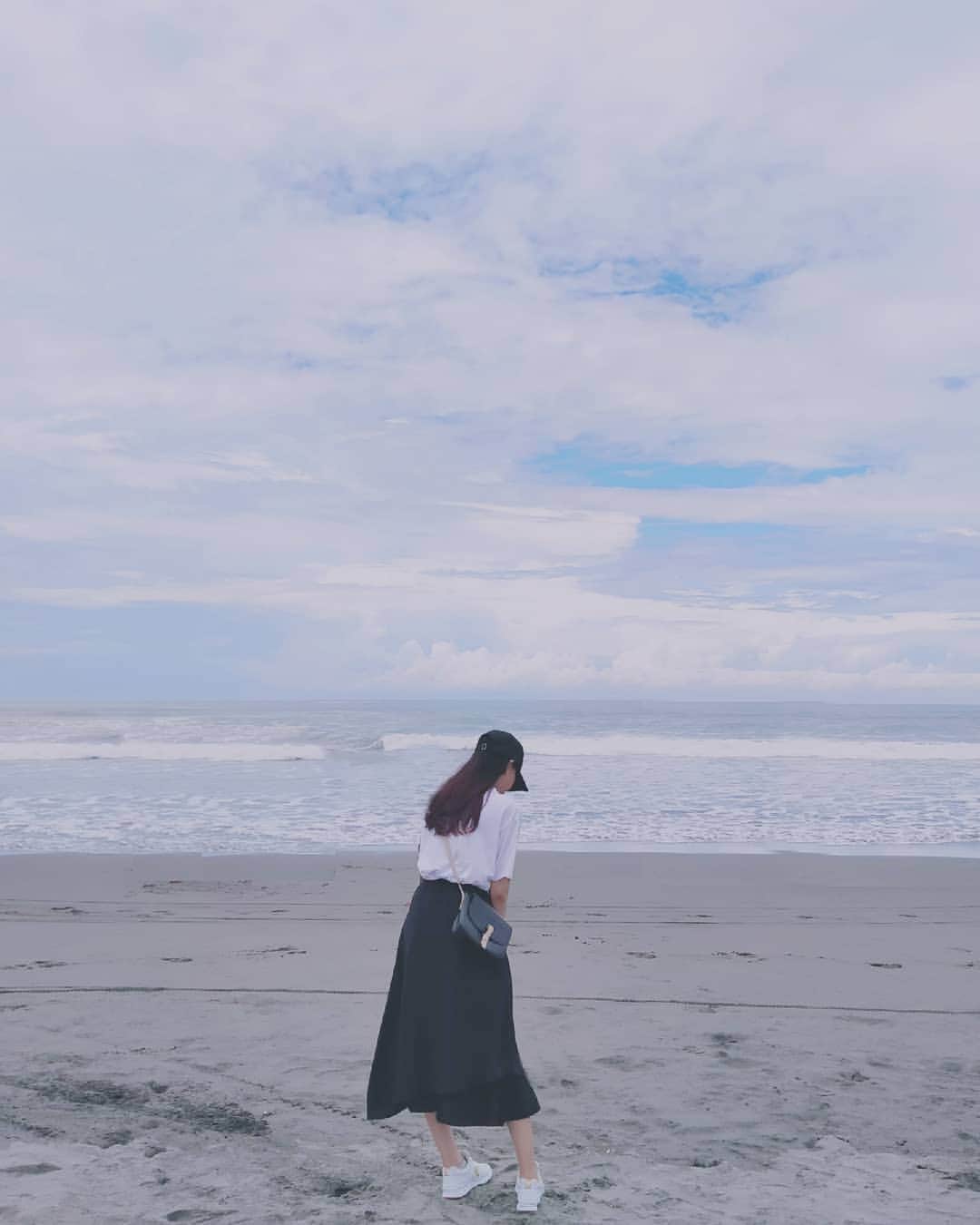 森川葵のインスタグラム：「Life is so damn short, please love freely. Cherish the people you love. Tell them you love them every chance you get. Love yourself, and love those who bring you pure joy. You could be here today and gone tomorrow, so don't hold yourself back🍀🍀」
