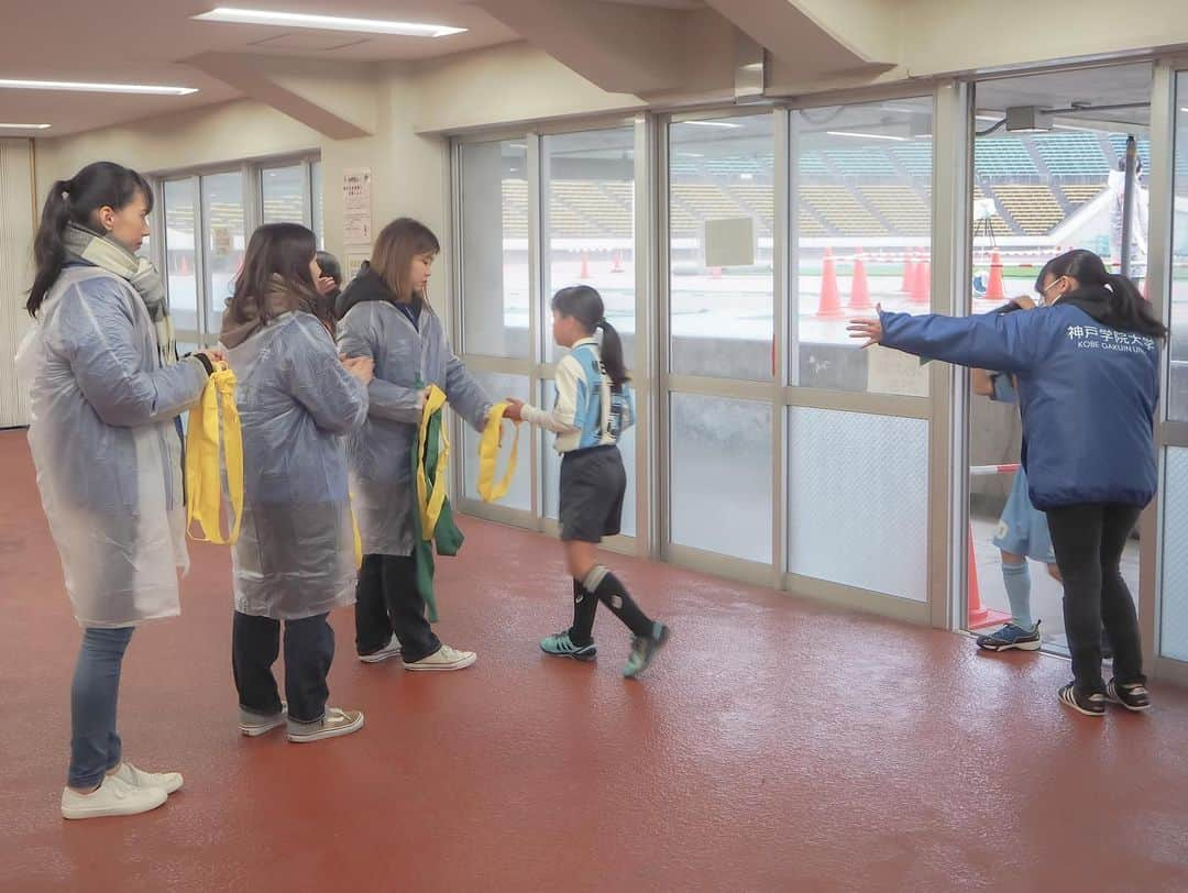 神戸学院大学さんのインスタグラム写真 - (神戸学院大学Instagram)「16日に行われた第36回西区ロードレース大会に本学学生がボランティアで参加しました。  #神戸学院大学#神戸学院#神戸#兵庫県#神戸市#神戸市西区#ロードレース#社会連携#地域連携#大学生活#キャンパスライフ#スポーツ#kobegakuinuniversity#kobegakuin#hyogo#kobe#kobecity#socialcooperation#roadracing#sports」2月21日 15時32分 - kobegakuin_university_koho