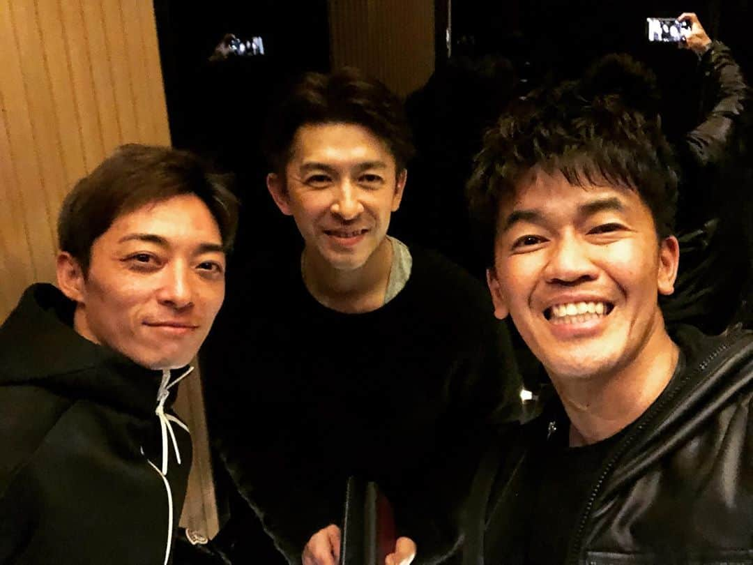 武井壮さんのインスタグラム写真 - (武井壮Instagram)「オレの大好きなジョッキーふたり！！ ゆういちくんとゆうがやで！！ 馬乗るのめっちゃ上手いねん！！ ふたりとも日本ダービー勝ってるねん！！ #福永祐一 #川田将雅  #京都で男だけでお茶ワオ」2月21日 16時12分 - sosotakei