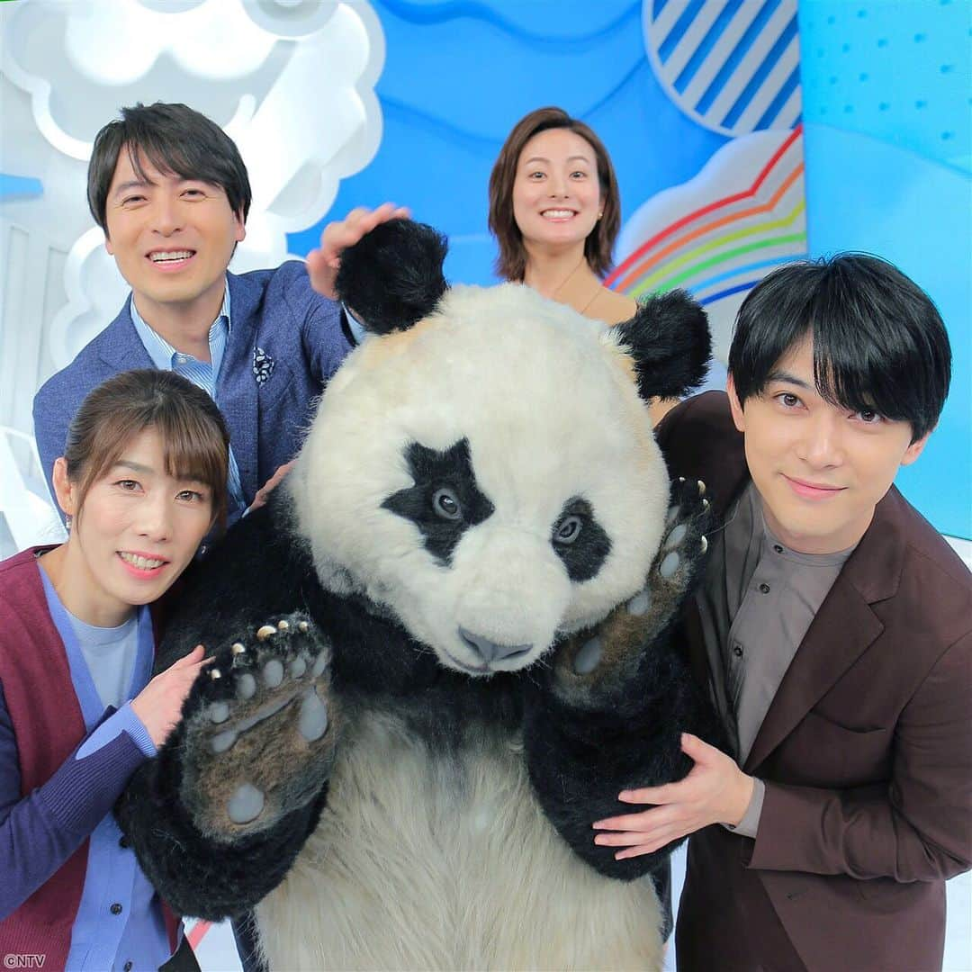 ZIP!さんのインスタグラム写真 - (ZIP!Instagram)「#今週もお疲れ様でした 🤗🐼星星も久々にスタジオで遊べて良かったねー . #また来週もよろしくお願いします。 ⚠️24日(月)はあさ6:30からスタートです。 . #星星 #吉沢亮 #吉田沙保里 #桝太一 #徳島えりか #ZIP!」2月21日 16時12分 - ntvzip