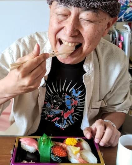 笠井信輔さんのインスタグラム写真 - (笠井信輔Instagram)「実に2カ月ぶりのお寿司です！ 白血球の値が低いと食べられないので 今だけ 今だけの贅沢です 幸せ～！」2月21日 16時23分 - shinsuke.kasai