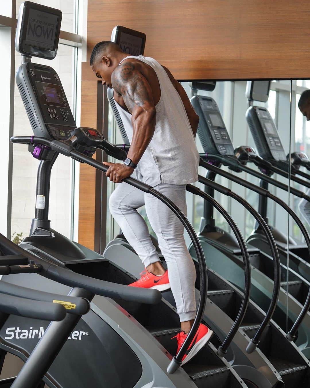 Simeon Pandaさんのインスタグラム写真 - (Simeon PandaInstagram)「What’s your go to ‘gym’ cardio machine?⁣ Read below, comment yours & why ⤵️⁣ ⁣ So if we are talking gym cardio options, there are some I prefer more than others and some you would never catch using.⁣ ⁣ Stairmaster🦵🏾⁣ Gradually working up the hierarchy to become one of my favourites. I get an incredible quads pump using the Stairmaster, and I’m normally sweating a lot quicker than most other forms of gym cardio. ⁣ ⁣ Exercise Bike 🚲 ⁣ My favourite for quite some time and I have one at home. I love that I can perform low intensity cardio for a considerable amount of time, and sometimes even forget I’m doing cardio as I catch up with Netflix shows or watch YouTube vids. ⁣ ⁣ Treadmill 🏃🏾⁣ Will always be a staple in my cardio arsenal. Again great for both low and high intensity cardio; I’ll either be power walking, jogging or performing intervals including sprints. ⁣ ⁣ Elliptical Trainer 🚫⁣ No, just no. I’ve been in gyms for more than half my life, and I can count on 1 hand the amount of times I’ve used an elliptical trainer. I have just never liked the movement pattern 🤷🏾‍♂️⁣ ⁣ Rowing Machine 🚣🏾⁣ ‘It’s not you, it’s me’ The Rower is an awesome machine great for high intensity cardio, it is for that reason specifically that it doesn’t rank high on my list, as I prefer machines that give me the option to go easy should I wish. ⁣ ⁣ 👉🏾 What’s your favourite and why?⁣ ⁣ 🔥 Be sure to check what I take before cardio, both Volcarn & Innoshred from @innosupps at INNOSUPPS.COM two of the best fat burning supplements you can get! ⁣ ⁣ I want to help you train! Visit my YouTube Channel: YouTube.com/simeonpanda for FREE diet tips and training routines, or download programs at 📲 SIMEONPANDA.COM⁣⁣⁣ | Follow @innosupps ⚡️ for the supplements I use👌🏾」2月21日 16時56分 - simeonpanda