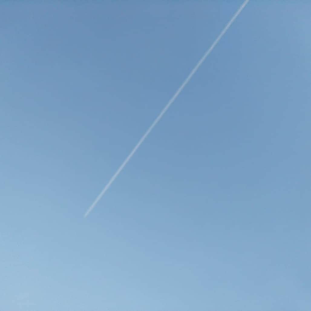 みながわゆみさんのインスタグラム写真 - (みながわゆみInstagram)「#おつかれさま #いまそら #イマソラ #夕焼け #ひこうき雲」2月21日 17時22分 - nama.09.19