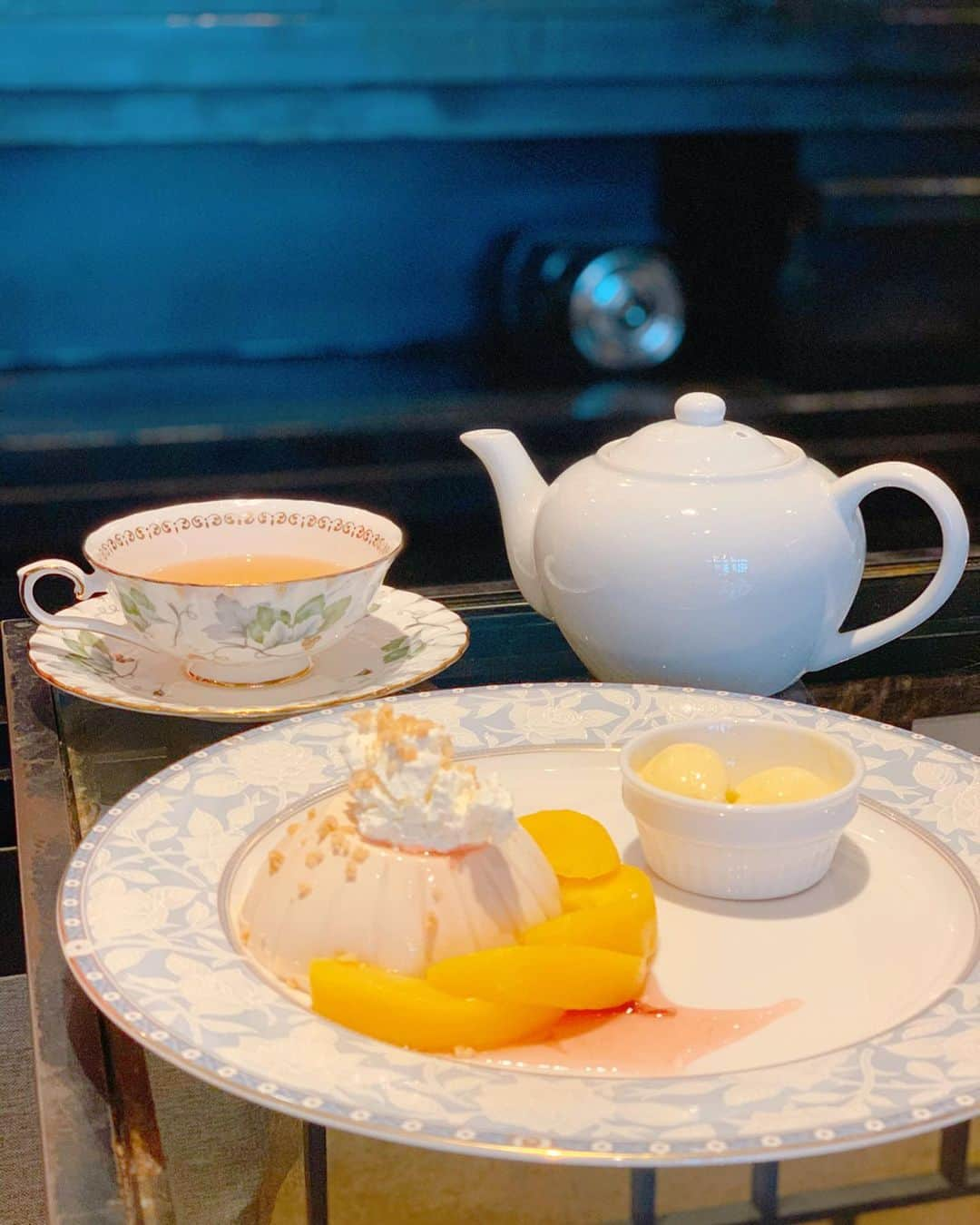 沢井里奈さんのインスタグラム写真 - (沢井里奈Instagram)「♡ . ‪TEA LOUNGE Lily☕️🌸‬ . ‪手作りのぷるぷるのパンナコッタ🍮💭 ‪優しい甘みで美味しかったです🥺❤️‬ . ‪紅茶専門店で‬ ‪豊富なムレスナティーの中から‬ ‪白桃アールグレイにしました🍑✨‬ ‪香りがとっても良くて‬ ‪癒されました☺️💓💓‬ . #tealoungelily #pannacotta #cafe #sweets #ootd #coodinate #fashion #instafashion #instalove #instagood #instagramjapan #japanesegirl #girls #사복 #옷스타그램 #팔로우 #셀카 #얼스타그램 #메이크업 #ティーラウンジリリー #カフェ #栄カフェ #名古屋カフェ #さわーカフェ巡り #沢井里奈」2月21日 17時23分 - sawairina