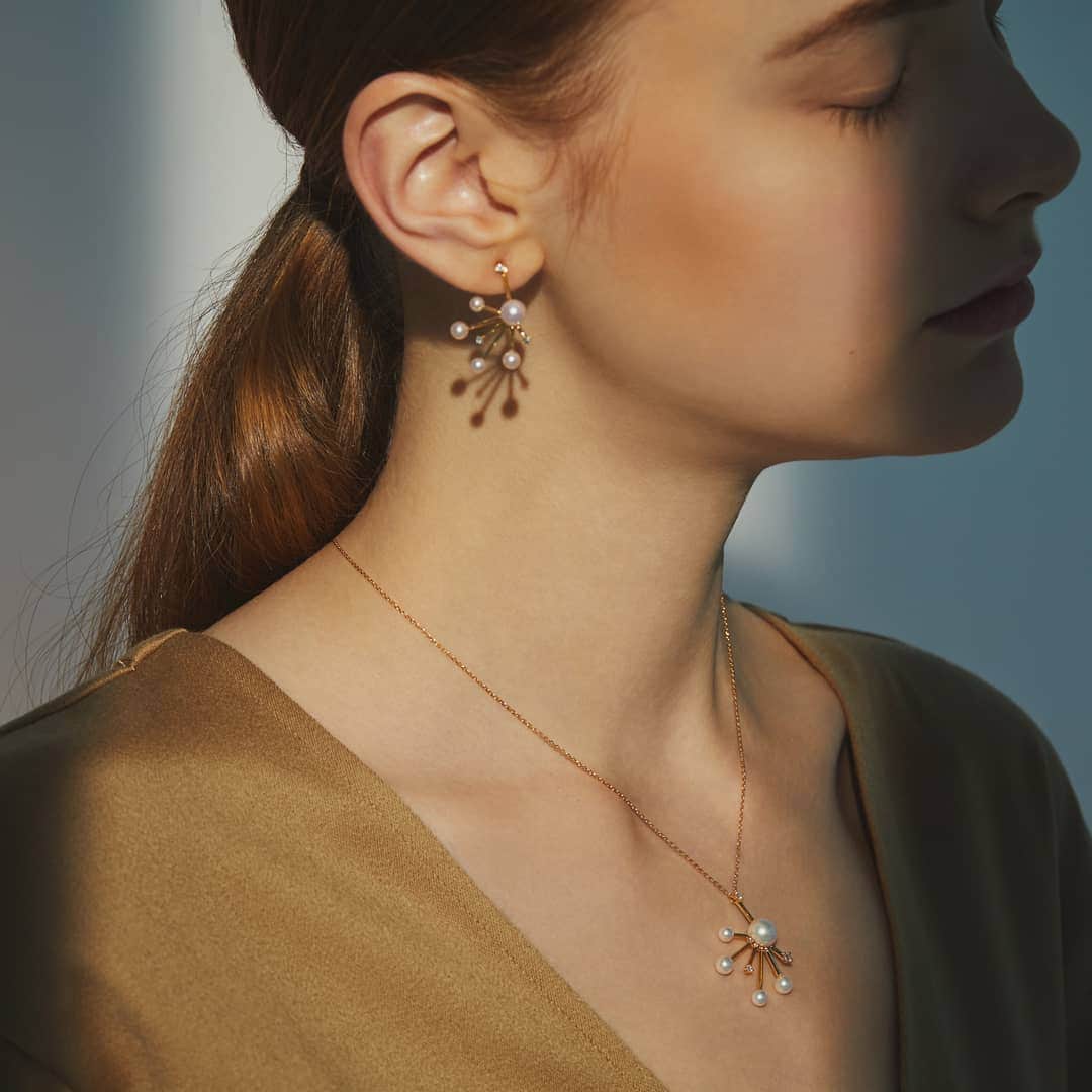 TASAKIさんのインスタグラム写真 - (TASAKIInstagram)「Dainty pendant and earrings, new faces in the "daydream" line. Savour the warmth and pretty glow of beautiful dandelion fluff. #TASAKI #TASAKIdaydream #TASAKIpearl #pearl #TASAKIdiamond #diamond #pendant #earrings」2月21日 18時00分 - tasaki_intl