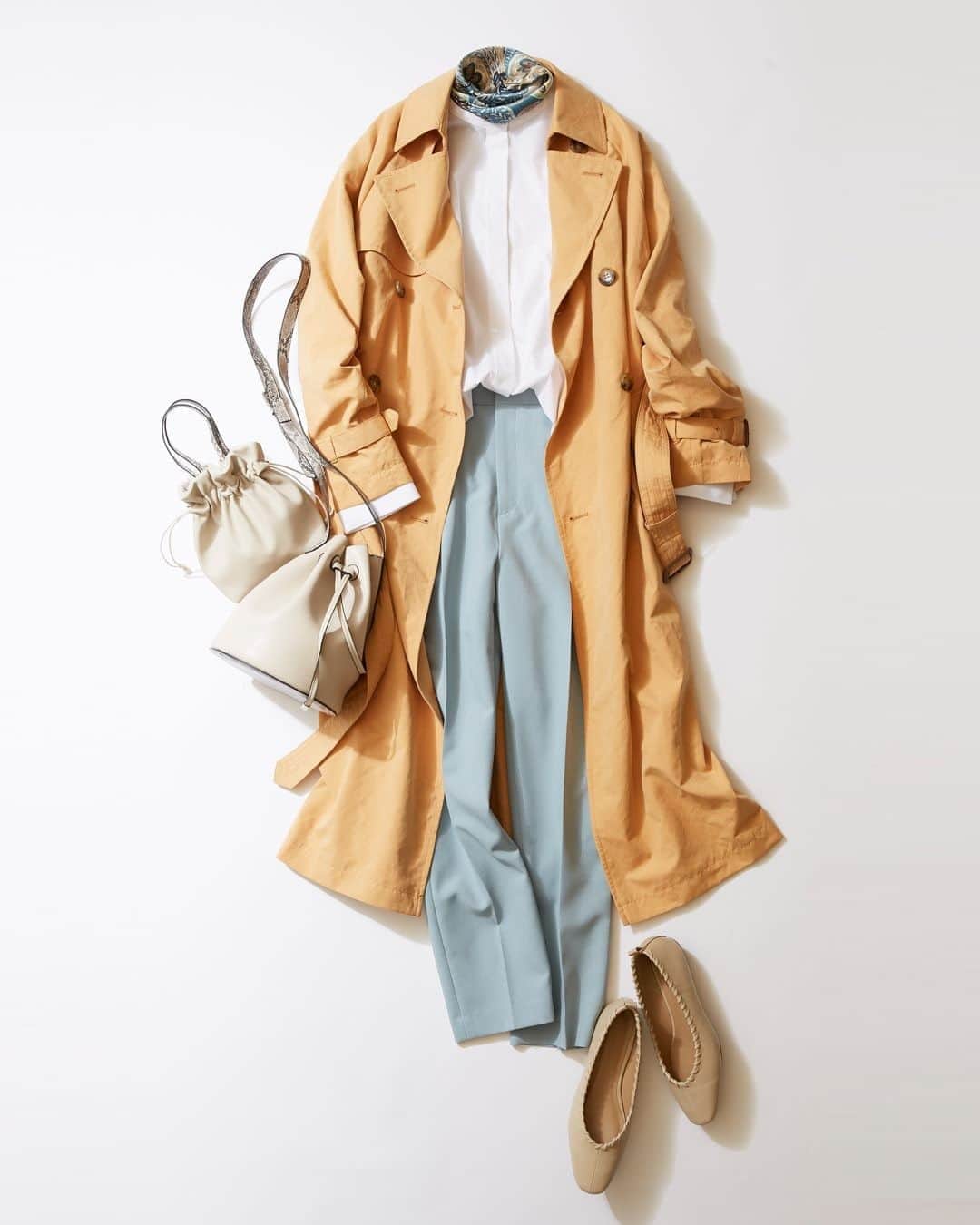 ルミネ公式のインスタグラム：「白のロングシャツ1枚あればコーデに迷いなし #トレンチコート ¥38,000+TAX #adametrope #フロントフライシャツ ¥16,300+TAX #ships #パンツ ¥14,000+TAX #adametrope #キンチャクショルダー ¥6,900+TAX #letalon #フラットシューズ ¥8,000+TAX #urbanresearch #スカーフ ¥6,500+TAX #allureville ・ #lumine #ルミネ #ルミネ大宮 https://magazine.lumine.ne.jp/?p=86981 ※商品の価格や取り扱い状況は撮影時点のもので、変更になることがあります。」