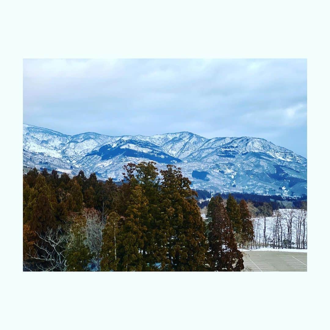神田うのさんのインスタグラム写真 - (神田うのInstagram)「美しい雪山🏔と澄んだ空気☺️ #新潟県#nigata#美しい雪山#美しい景色#美しい#雪山#雪#雪景色#澄んだ空気#家族旅行」2月21日 18時33分 - unokandaofficial