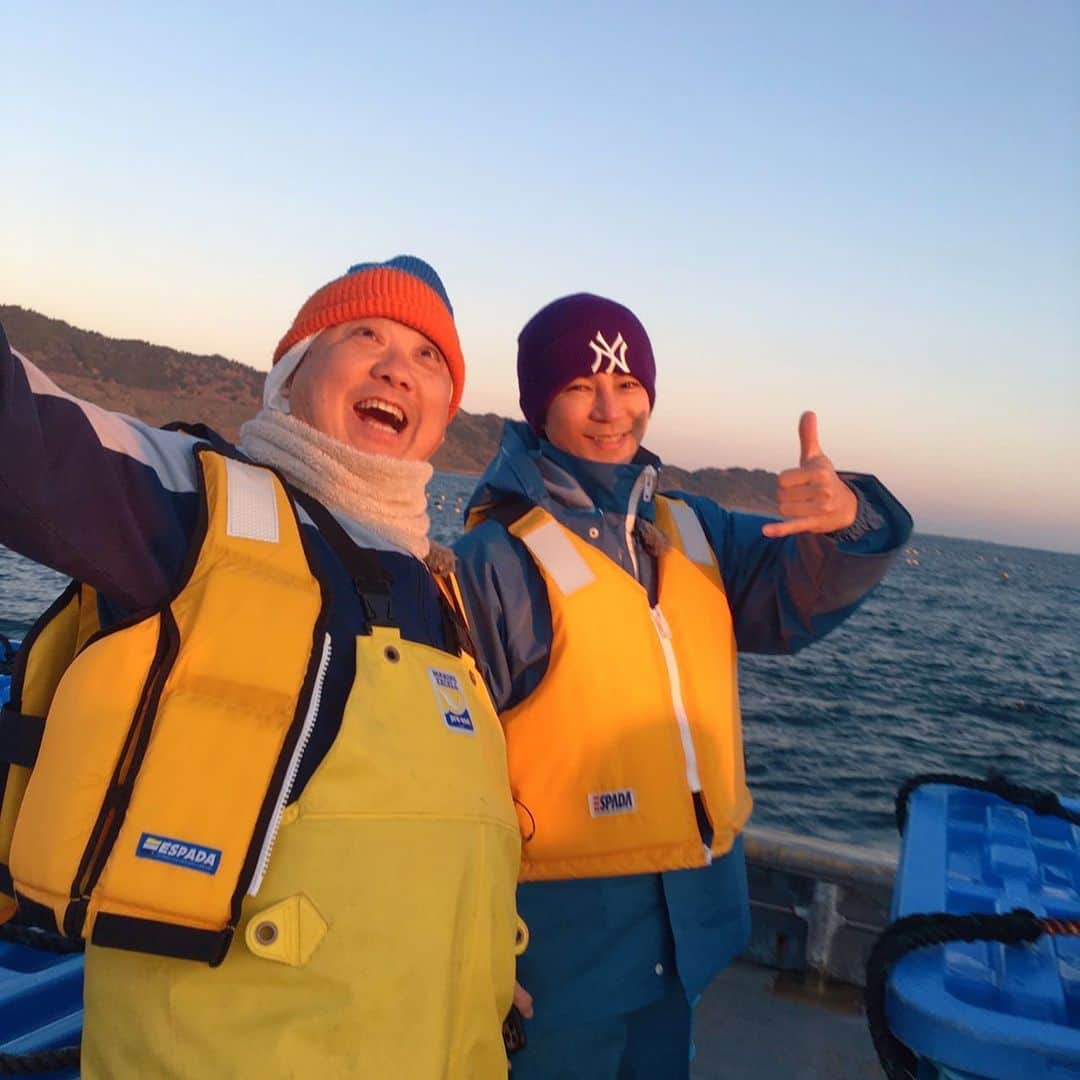 武田真治さんのインスタグラム写真 - (武田真治Instagram)「宮崎県の番組で山さんとご一緒しました☆ 朝6時からの漁はとっても寒かったですが、楽しかったです！　お世話になった皆様ありがとうございました(^O^) #武田真治」2月21日 18時33分 - shinji.takeda