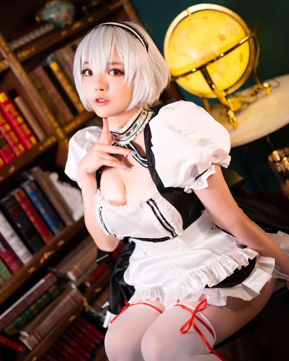 YingTzeさんのインスタグラム写真 - (YingTzeInstagram)「“ Cleaning huh ... if it’s battles I definitely won’t disappoint you Master ! “ It seems that Sirius is a bad maid. 🤣 HMS Sirius from Azur Lane. ❤️ _ This weekend I’ll be streaming more than the regular 8pm-12am ( GMT +8) streams. ❤️ Do expect super random streaming time ~ so many games I want to play ! 😂 _ HMS Sirius is Tier 10 reward for February 2020. Total of 25 photos for this set. 🌟 ▶️ www.patreon.com/yingtze 📸 @kenn_tee  Studio @studio14ss  #blessed #Azurlane #azurlanecosplay #maidcosplay #maidcostume #cosplaygirls」2月21日 18時54分 - yingtze
