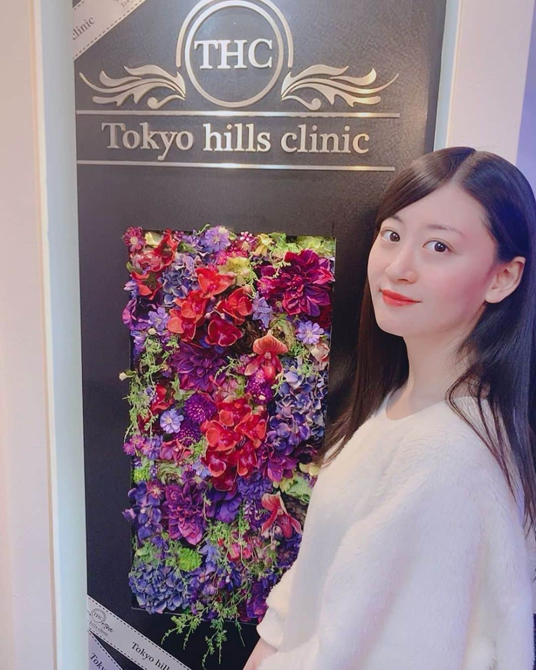 上西恵さんのインスタグラム写真 - (上西恵Instagram)「舞台終わって落ち着いたので @tokyo_hills_clinic さんにお肌のメンテナンス行ってきました！！ ⠀ 最近行けてなかったから 心配だったんですけど、 治療しながらもずっと親身にお肌の相談にのってくださって😭 ⠀ お肌もツヤツヤになりました！ 本当にありがとうございました☺️ ⠀ みなさんも、乾燥 そして冬でも紫外線には気をつけて😭 ⠀ 私は紫外線でも肌が荒れちゃうので 冬でも日傘必須です😭 ⠀  #東京ヒルズクリニック  @tokyo_hills_clinic」2月21日 18時54分 - jonishi_kei