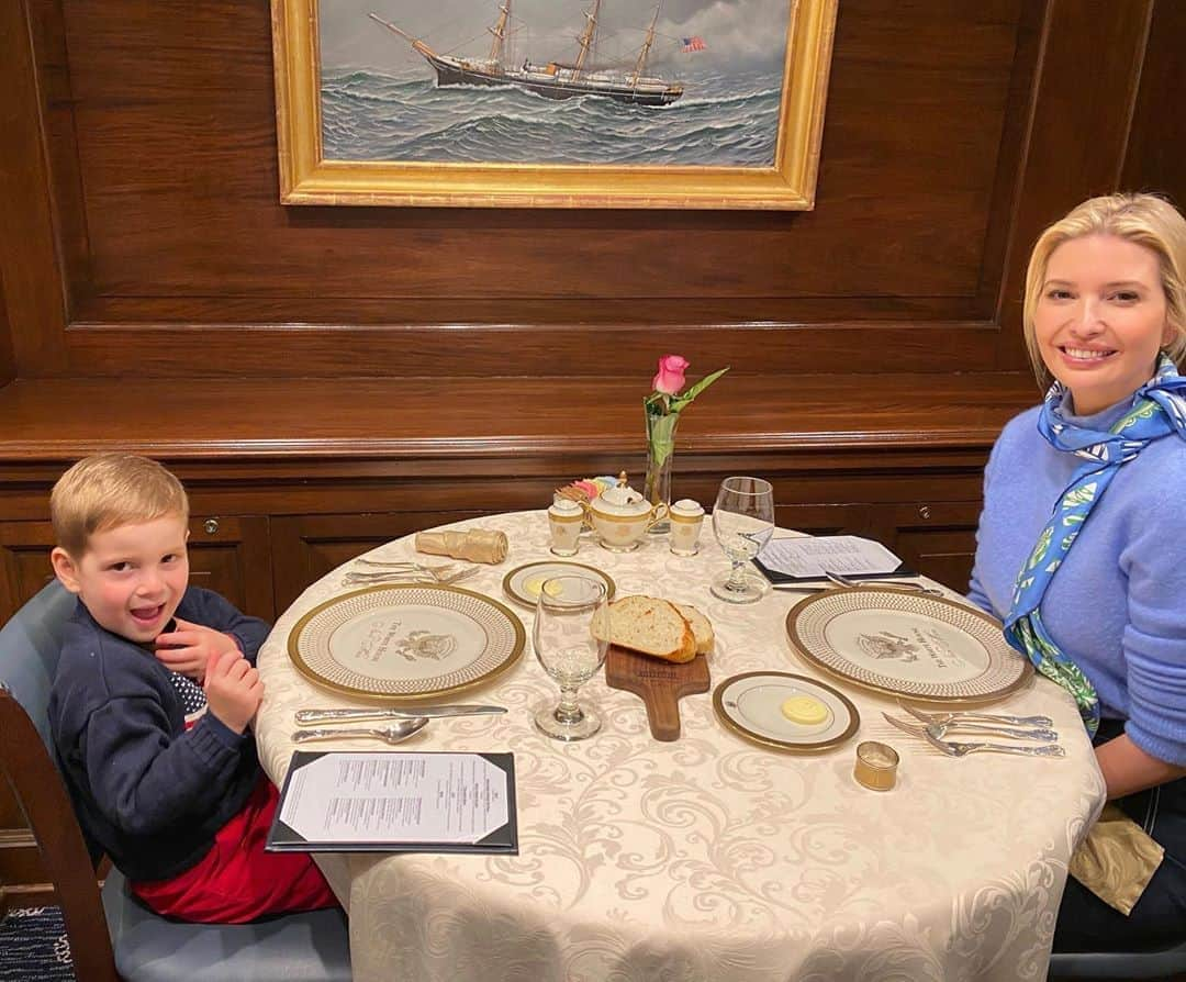 イヴァンカ・トランプさんのインスタグラム写真 - (イヴァンカ・トランプInstagram)「Lunch Date!」2月22日 4時41分 - ivankatrump