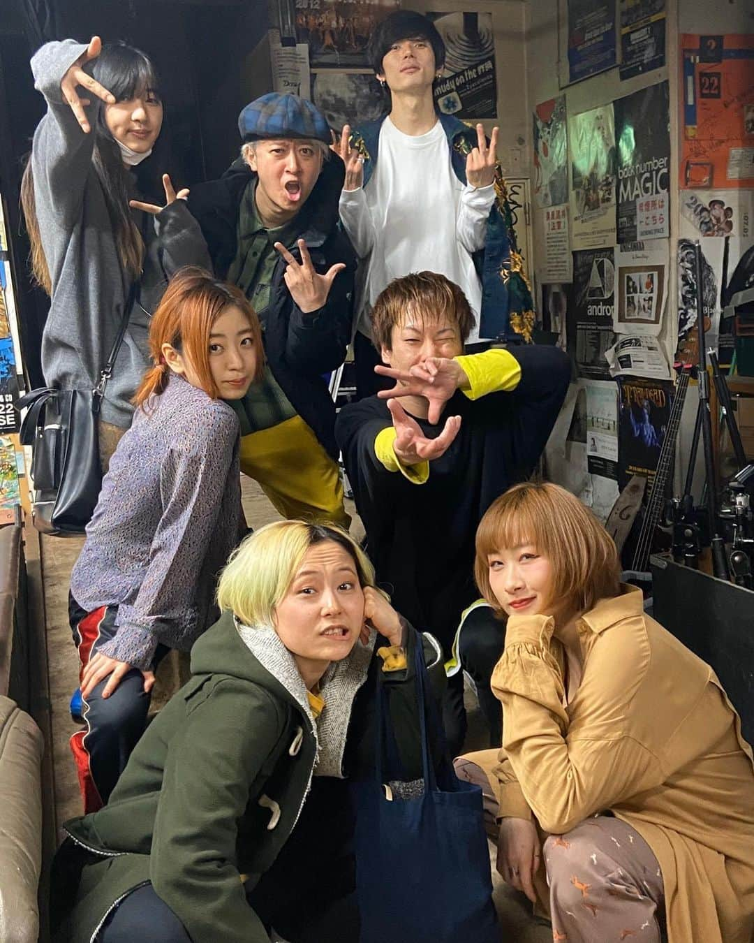 歌川菜穂さんのインスタグラム写真 - (歌川菜穂Instagram)「2/21 可愛い連中@新代田FEVER ドラムサポートさせて頂きました！  前身バンドアカシックからもうめちゃ大好きだったので、お誘い頂いて本当に嬉しかったー めちゃくちゃ楽しかった！ ありがとうございました！  まいさとキダちゃんとたけっち来てくれた❣️」2月22日 4時35分 - utagawanao