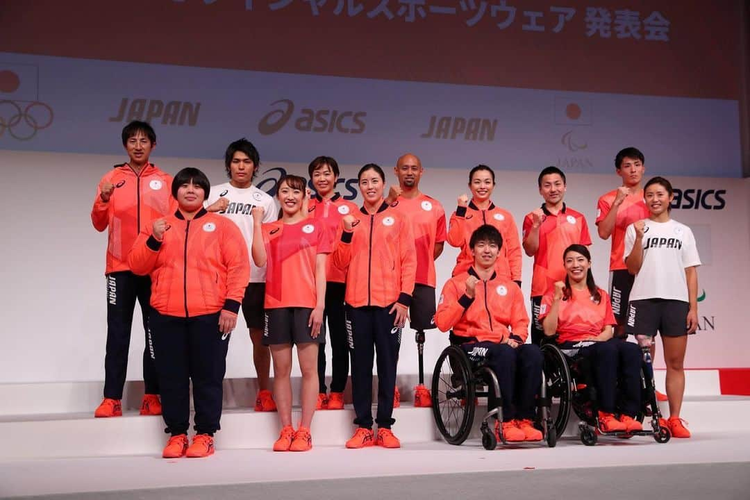 楢崎智亜さんのインスタグラム写真 - (楢崎智亜Instagram)「Today, Official TOKYO OLYMPIC uniform released!  本日、東京2020オリンピック・パラリンピック競技大会 日本代表選手団オフィシャルスポーツウェアが発表されました！  オフィシャルスポーツウエアの発表会に選手代表として参加させて頂きとても光栄です🇯🇵 実際のオリンピックユニフォームを着ると更に気が引き締まり、8月が迫ってきていることを実感しました🔥🔥🔥 ———————————— @tokyo2020  @team_nippon @paralympic_japan ———————————— @au_official @thenorthfacejp #アイディホーム @air_sleeptechnology @unparallelup @frictionlabs」2月21日 21時32分 - tomoa_narasaki