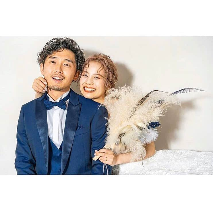 プレ花嫁の結婚式準備アプリ♡ -ウェディングニュースさんのインスタグラム写真 - (プレ花嫁の結婚式準備アプリ♡ -ウェディングニュースInstagram)「大人気💗双子Youtuber & モデル ” fumiami ”の妹・安中亜美さんのウェディングフォト９枚✨ . . ➸➸➸➸➸➸➸💒➸➸➸➸➸➸➸ 本当の料金がわかる✨ ウェディングニュース式場検索 👰 . アプリ： @weddingnews_editor web版： @weddingnews_concierge ➸➸➸➸➸➸➸➸➸➸➸➸➸➸➸➸ . . カリスマ的人気を誇る♡双子Youtuber & モデル ” fumiami ”の妹・安中亜美さんの素敵すぎる #ウェディングフォト のご紹介です😘 . カバーは #前撮り のamitwinsworldさんお気に入りのワンショット💗 . #新郎 さん( @as22_0817 )がおでこにちゅっ💋 . 幸せそうな表情がとても素敵で見ているだけでほっこり💓幸せな気持ちになれちゃいますね🕊✨ . #ブーケ や #ヘッドドレス などおしゃれコーデにもぜひ注目してみてください♩✨ . どのフォトも素敵なので、ぜひスワイプ👉🏻してみてくださいね💕 . . photo by . @amitwinsworld さん @_more_flower_ さん @tg_ph.oku さん @dressmorejapan さん @dressmore_mari.m さん @dressmore_eri さん @mariramu1224 さん . . ＼📷投稿お待ちしています／ . 花嫁はもちろん、業者さんも大歓迎✨ アナタのお写真をご紹介してもOKという方は、ぜひ #ウェディングニュース にお写真を投稿してください💕 . . ⬇︎関連アカウント⬇︎ . 🕊メインアカウント 【 @weddingnews_editor 】 . 💒インスタグラムで式場探し 【 @weddingnews_concierge 】 . 👰花嫁から式場探し 【 @weddingnews_brides 】 . . その他、編集部からの連絡専用 @weddingnews_contact や、スタッフ個人の連絡用として @WN_xxxx（xxxは個人名）があります💕 . . …………………………… ❤️ウェディングニュースとは？ …………………………… . 花嫁のリアルな”声”から生まれた、花嫁支持率No1✨スマホアプリです📱💕 . . 🌸知りたい… #結婚式準備 に役立つ記事を毎日150件配信中♩ . 🌸見たい… インスタの #ウェディング 系投稿TOP100が毎日チェックできる＊IG画像の複数ワード検索も可♩ . 🌸叶えたい… 式場をはじめとした  #結婚式 関連の予約サイトが大集合♩ . 🌸伝えたい… 自分の結婚式レポ『マイレポ』が簡単に作れる♩卒花嫁のレポが読める♩ . . @weddingnews_editor のURLからDLしてね✨ . . . #プレ花嫁 #結婚  #花嫁 #ウエディング  #プレ花嫁準備 #2020秋婚 #ウェディングドレス #フォトウェディング #ロケーションフォト #新郎新婦 #彼氏 #YouTuber #カップル #プレ花嫁さんと繋がりたい #カップルフォト #結婚式前撮り #結婚式レポ #プロポーズ #婚約 #2020春婚」2月21日 21時45分 - weddingnews_editor