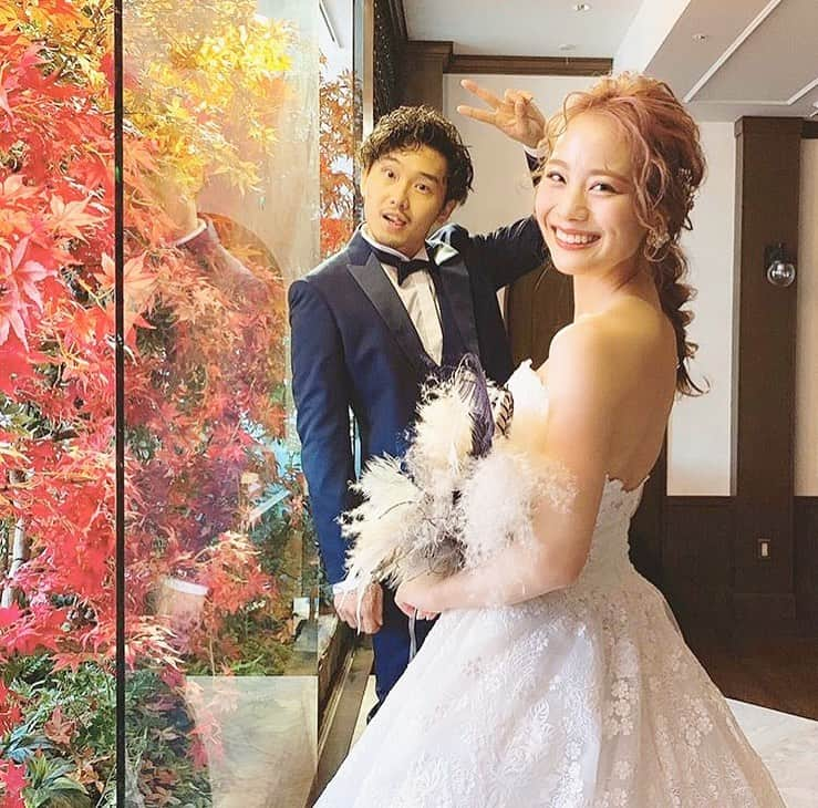 プレ花嫁の結婚式準備アプリ♡ -ウェディングニュースさんのインスタグラム写真 - (プレ花嫁の結婚式準備アプリ♡ -ウェディングニュースInstagram)「大人気💗双子Youtuber & モデル ” fumiami ”の妹・安中亜美さんのウェディングフォト９枚✨ . . ➸➸➸➸➸➸➸💒➸➸➸➸➸➸➸ 本当の料金がわかる✨ ウェディングニュース式場検索 👰 . アプリ： @weddingnews_editor web版： @weddingnews_concierge ➸➸➸➸➸➸➸➸➸➸➸➸➸➸➸➸ . . カリスマ的人気を誇る♡双子Youtuber & モデル ” fumiami ”の妹・安中亜美さんの素敵すぎる #ウェディングフォト のご紹介です😘 . カバーは #前撮り のamitwinsworldさんお気に入りのワンショット💗 . #新郎 さん( @as22_0817 )がおでこにちゅっ💋 . 幸せそうな表情がとても素敵で見ているだけでほっこり💓幸せな気持ちになれちゃいますね🕊✨ . #ブーケ や #ヘッドドレス などおしゃれコーデにもぜひ注目してみてください♩✨ . どのフォトも素敵なので、ぜひスワイプ👉🏻してみてくださいね💕 . . photo by . @amitwinsworld さん @_more_flower_ さん @tg_ph.oku さん @dressmorejapan さん @dressmore_mari.m さん @dressmore_eri さん @mariramu1224 さん . . ＼📷投稿お待ちしています／ . 花嫁はもちろん、業者さんも大歓迎✨ アナタのお写真をご紹介してもOKという方は、ぜひ #ウェディングニュース にお写真を投稿してください💕 . . ⬇︎関連アカウント⬇︎ . 🕊メインアカウント 【 @weddingnews_editor 】 . 💒インスタグラムで式場探し 【 @weddingnews_concierge 】 . 👰花嫁から式場探し 【 @weddingnews_brides 】 . . その他、編集部からの連絡専用 @weddingnews_contact や、スタッフ個人の連絡用として @WN_xxxx（xxxは個人名）があります💕 . . …………………………… ❤️ウェディングニュースとは？ …………………………… . 花嫁のリアルな”声”から生まれた、花嫁支持率No1✨スマホアプリです📱💕 . . 🌸知りたい… #結婚式準備 に役立つ記事を毎日150件配信中♩ . 🌸見たい… インスタの #ウェディング 系投稿TOP100が毎日チェックできる＊IG画像の複数ワード検索も可♩ . 🌸叶えたい… 式場をはじめとした  #結婚式 関連の予約サイトが大集合♩ . 🌸伝えたい… 自分の結婚式レポ『マイレポ』が簡単に作れる♩卒花嫁のレポが読める♩ . . @weddingnews_editor のURLからDLしてね✨ . . . #プレ花嫁 #結婚  #花嫁 #ウエディング  #プレ花嫁準備 #2020秋婚 #ウェディングドレス #フォトウェディング #ロケーションフォト #新郎新婦 #彼氏 #YouTuber #カップル #プレ花嫁さんと繋がりたい #カップルフォト #結婚式前撮り #結婚式レポ #プロポーズ #婚約 #2020春婚」2月21日 21時45分 - weddingnews_editor