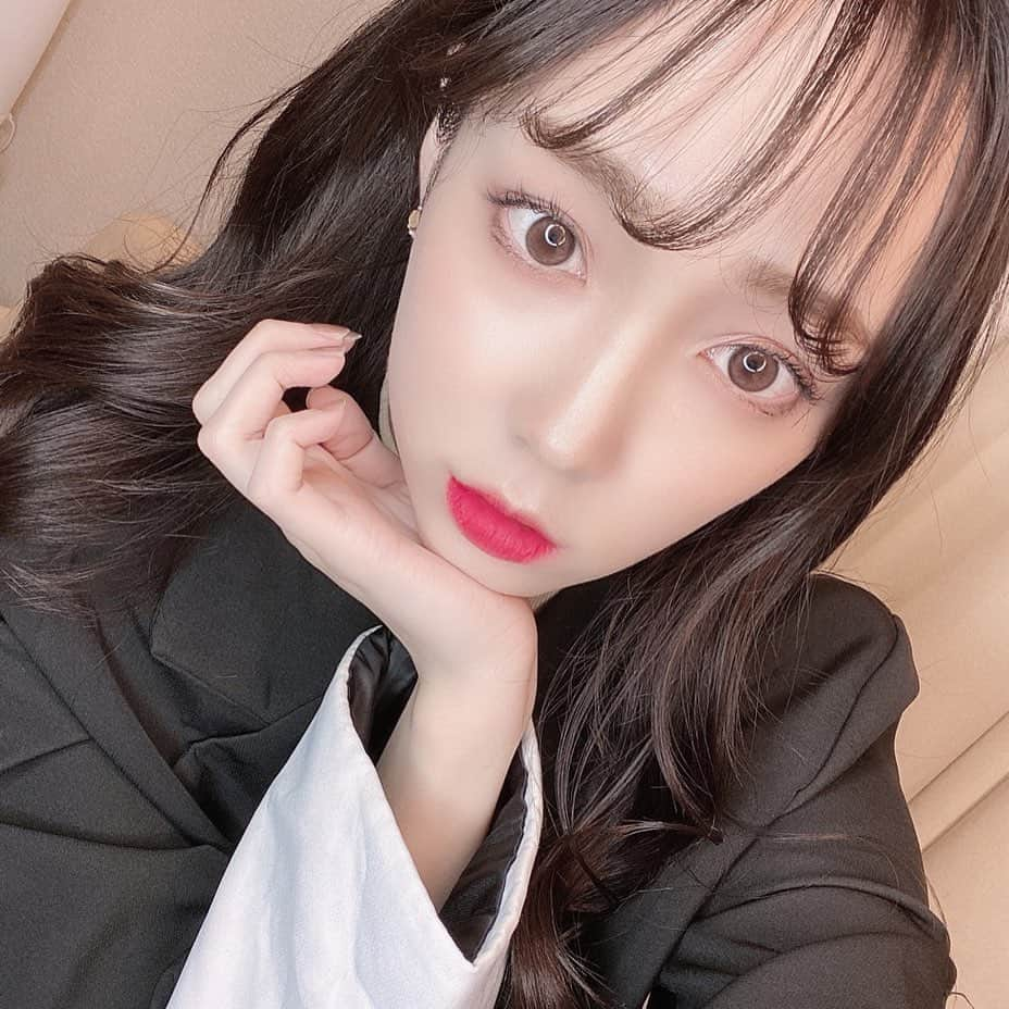 Rinaさんのインスタグラム写真 - (RinaInstagram)「皆に嬉しいご報告！！！ISETAN MAKE UP PARTY2020が、3月4日（水）~3月9日（月）伊勢丹新宿店本館6階にて、開催されます✨﻿ ﻿ そこで昨年に引き続き、「ISETAN MAKE UP PARTY 2020」の公認サポーターになりました！！！！今年も盛り上げられるように頑張ります🪐﻿ ﻿ この写真で私が使ってるのは憧れのローラメルシエ！つやっつやのハイライトがすごすぎる。これは伊勢丹新宿店先行発売だよ🌟小さいパールが沢山入ってて、本当に上品なツヤ✨私は鼻筋、鼻先、Cゾーン、唇の上にぬってつや感たっぷりにしてます🍒﻿ ﻿ 公式アカウント @isetan_beauty でInstagramキャンペーンを開催してるのでぜひ参加してみてね🌙﻿ ﻿ #isetanmakeupparty #伊勢丹新宿店 #伊勢丹新宿 #イセタンメイクアップパーティ #isetanshinjuku #限定コスメ #限定デザイン #ローラメルシエ #春メイク #お気に入りコスメ #伊勢丹限定 #春コスメ2020 #PR」2月21日 22時00分 - 94_someday