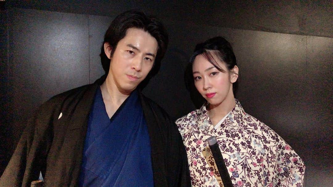 のインスタグラム：「Katanaプロジェクト  殺陣イベント❗️ まんふぁ(@manfasanto)と  やすこ(@yasupytsuji)  出演させて頂きました！  新しくJACメンバーに加わった  真里奈(@_marina0831_ ) にこ(@___nicoichi___ )も  付き人で頑張ってくれました！  動画は近々YouTubeでアップされる様なので また見てください！  #殺陣 #japanactionclub50th #ジャパンアクションクラブ #西田真吾  #辻やすこ #山東文発  #宝生真里奈  #一宮にこ #アクション #殺陣イベント #katanaproject」
