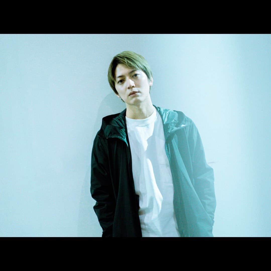 河野聡太のインスタグラム：「Part 5.  Photo shooting of art works. @sho_makishima × @sota_kono  #shooting #artwork #camera  #ig_japan #japan_photo_now  #photography #photo  #photooftheday #photoshoot  #adidas #変革の時」