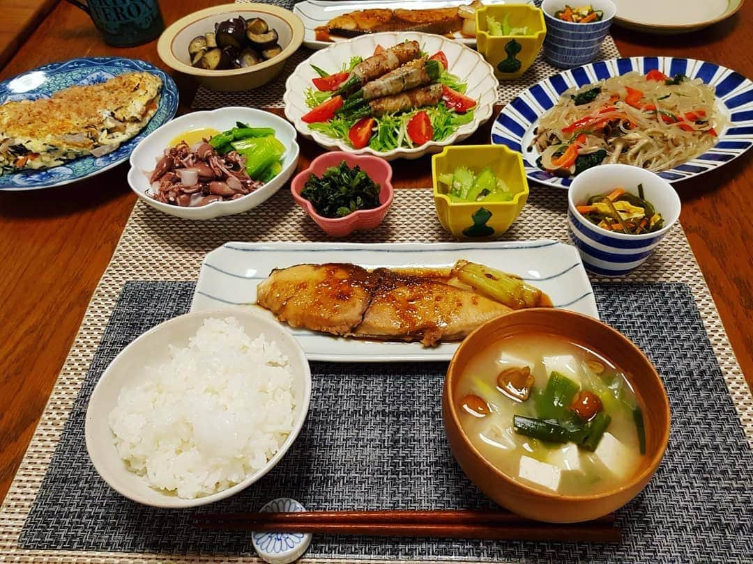 高萩洋次郎さんのインスタグラム写真 - (高萩洋次郎Instagram)「本日の夕食。  メインは、鰤の照り焼きでした。 ご馳走さまでした！  #アス飯 #サッカー　 #夕食 #嫁飯 #rinamooncooking」2月21日 22時13分 - yojiro_08