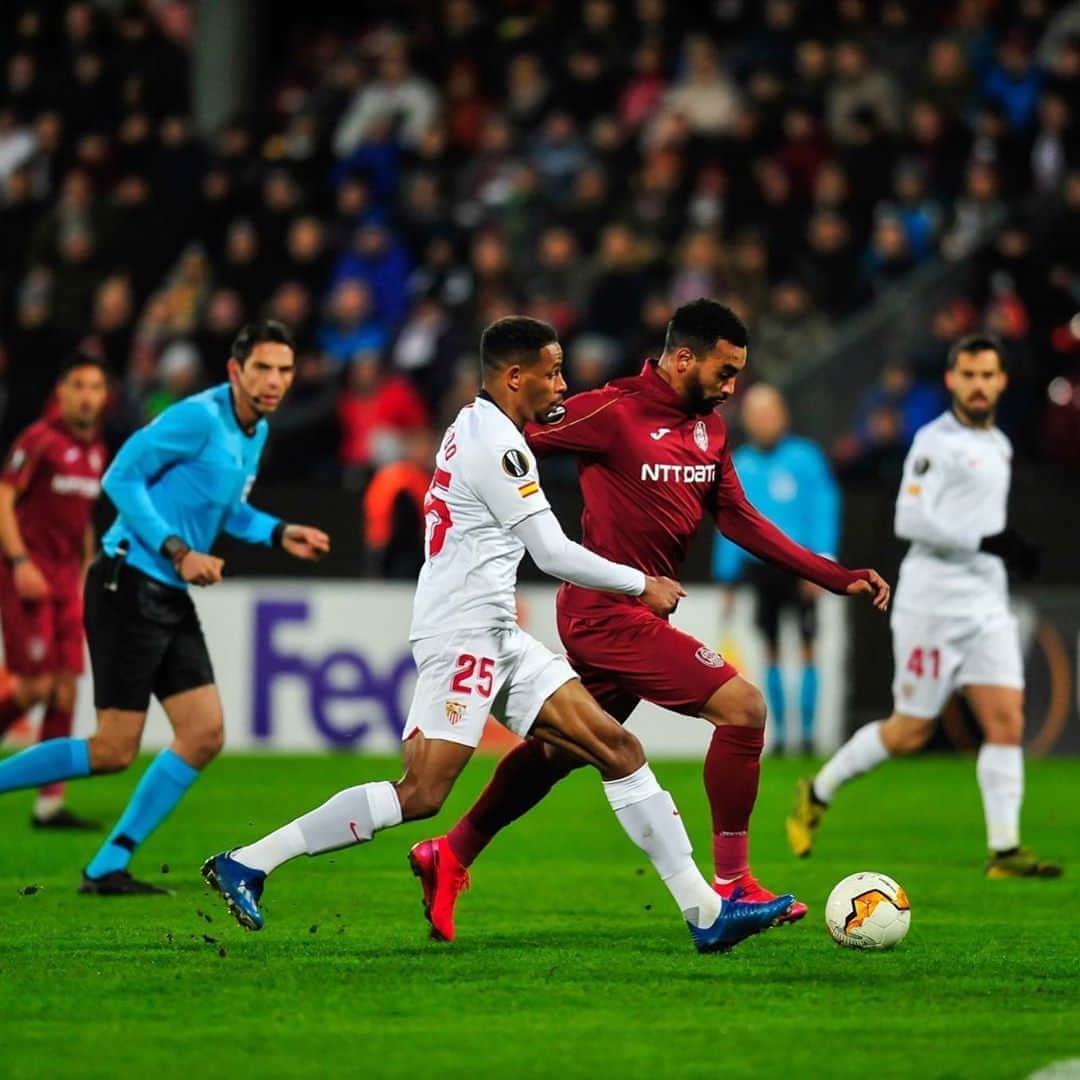 ビレル・オムラニのインスタグラム：「#bo9#europaleague#seville#cluj ⚽️🤲🏾」