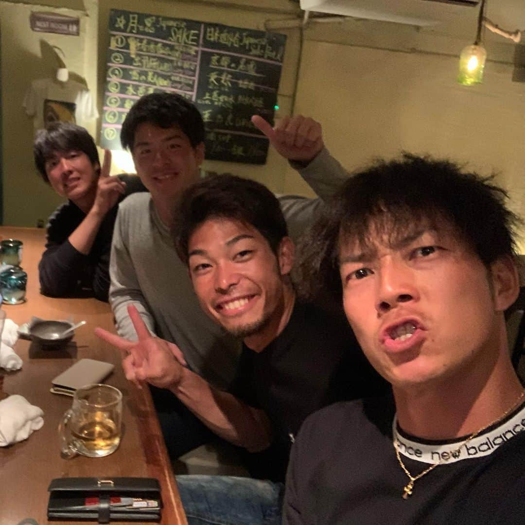 鈴木翔太のインスタグラム：「今日もご馳走様でした😁  #又吉克樹#木下雄介#鈴木翔太#梅津晃大」