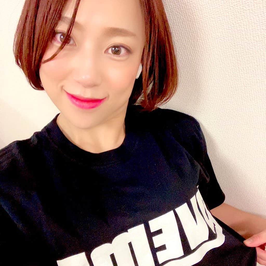 高瀬みゆきのインスタグラム：「ひっっっさしぶりのカット✨ ふわふわヘアスタイルは今日限定🥰 (私の技術がついてこないため)  いつものAKIHIROさんに担当していただきました🙆‍♀️ 今回も素敵に仕上げてくれてありがとうございます🥰  #alicebyafloat  #美容室 #自由が丘」