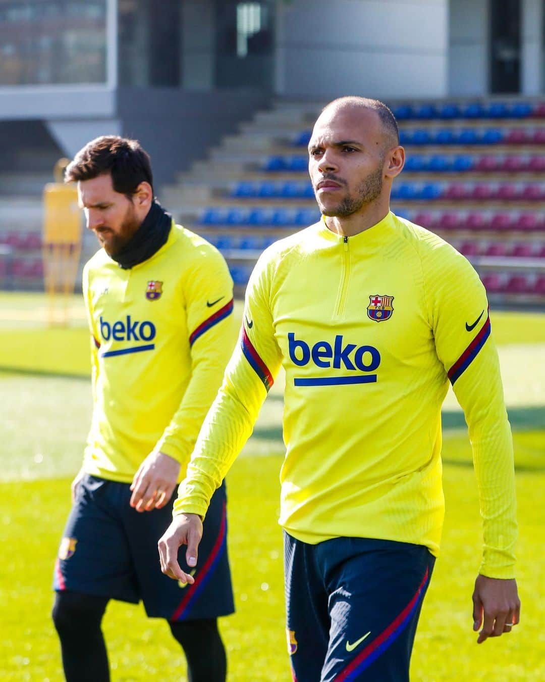 FCバルセロナさんのインスタグラム写真 - (FCバルセロナInstagram)「👋 @braithwaite_no1 First training session Primer entrenamiento de Braithwaite Primer entrenament de Braithwaite」2月21日 23時25分 - fcbarcelona