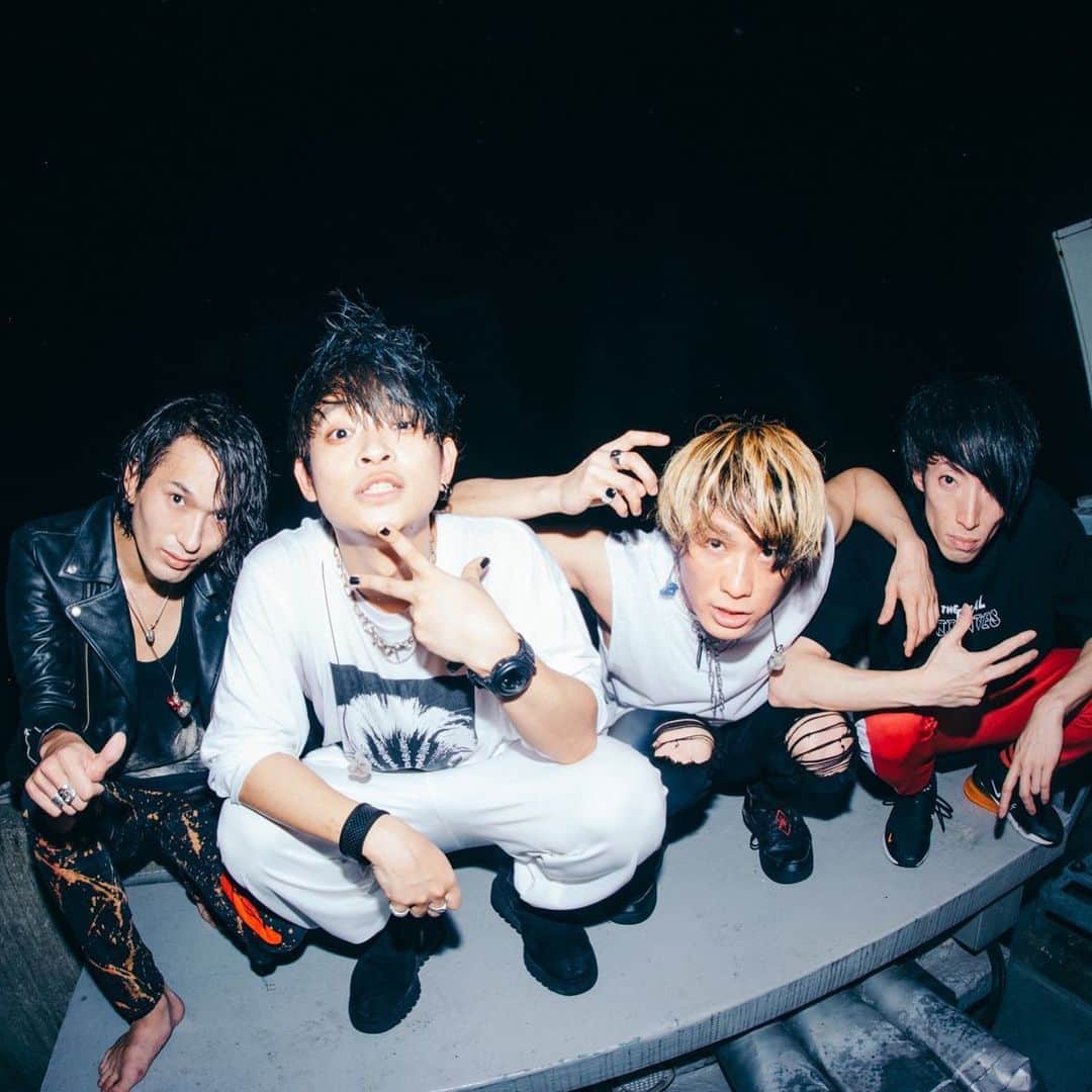 のインスタグラム：「2020.02.21 高知CARAVAN SARY w/ SUPER BEAVER 完全にパンクバンドと化しました。」