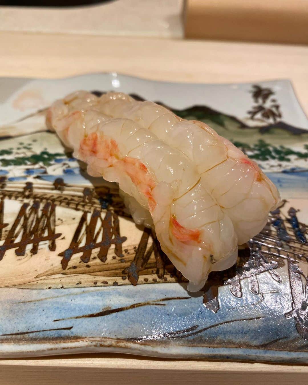 熊切あさ美さんのインスタグラム写真 - (熊切あさ美Instagram)「お仕事終わりみなさんと合流☺️ お寿司率高い最近☺️ #お寿司　#japanesefood  #鮨よし田 #鮨　#japan #instagood  #食べるの好きな人と繋がりたい  #食べスタグラム  #食　#熊切あさ美」2月22日 0時01分 - asami_kumakiri
