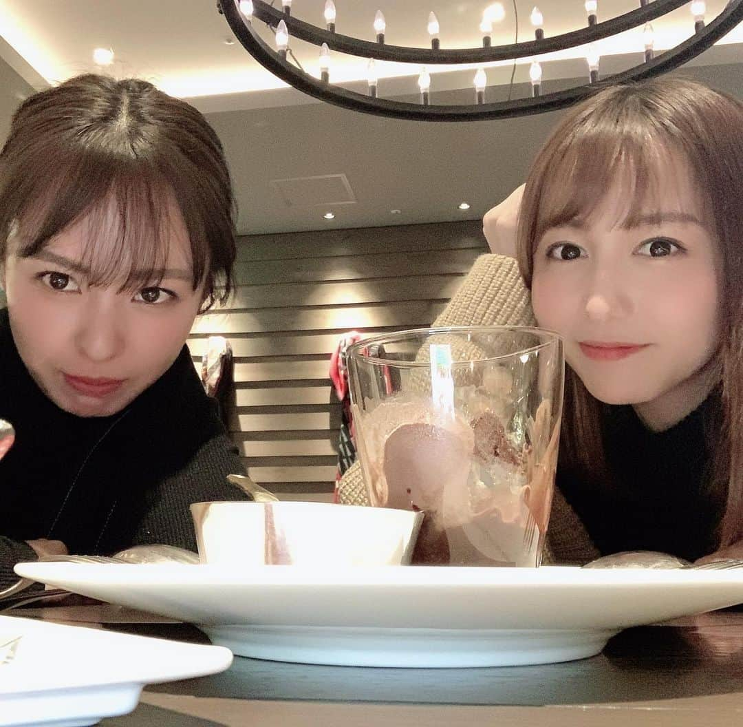 大場美奈さんのインスタグラム写真 - (大場美奈Instagram)「🙈 プライベートでのごはんは2年振り✌🏻 もう今年で28歳だね〜って話した。大人の女性やね 誕生日一緒だから毎年誕生日に思い出す存在☺️」2月22日 0時00分 - obamina__43