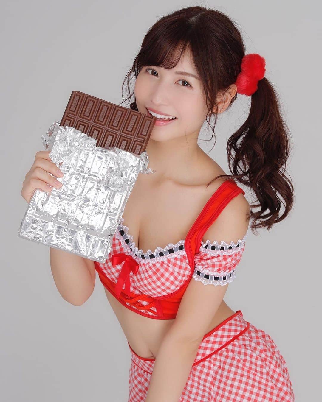 桜空ももさんのインスタグラム写真 - (桜空ももInstagram)「why do you like chocolate?」2月22日 0時14分 - sakumomo1203