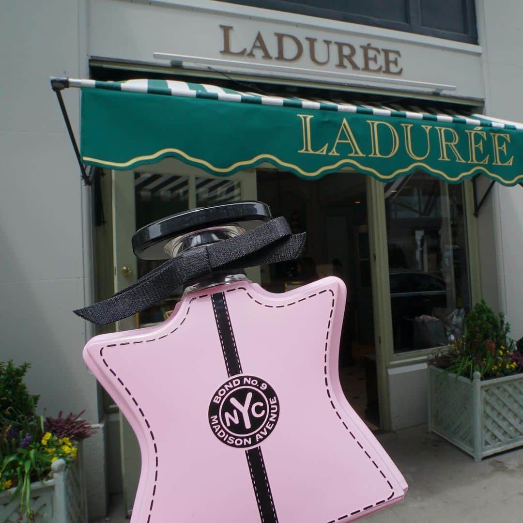 ボンド・ナンバーナインさんのインスタグラム写真 - (ボンド・ナンバーナインInstagram)「Madison Avenue - the world’s first shopping scent, with notes of apple, rose, jasmine and pralines.  #bondno9 #bondno9ny #newyork #newyorkcity #nyc #madisonavenue #fragrance #perfume #love」2月22日 0時41分 - bondno9ny