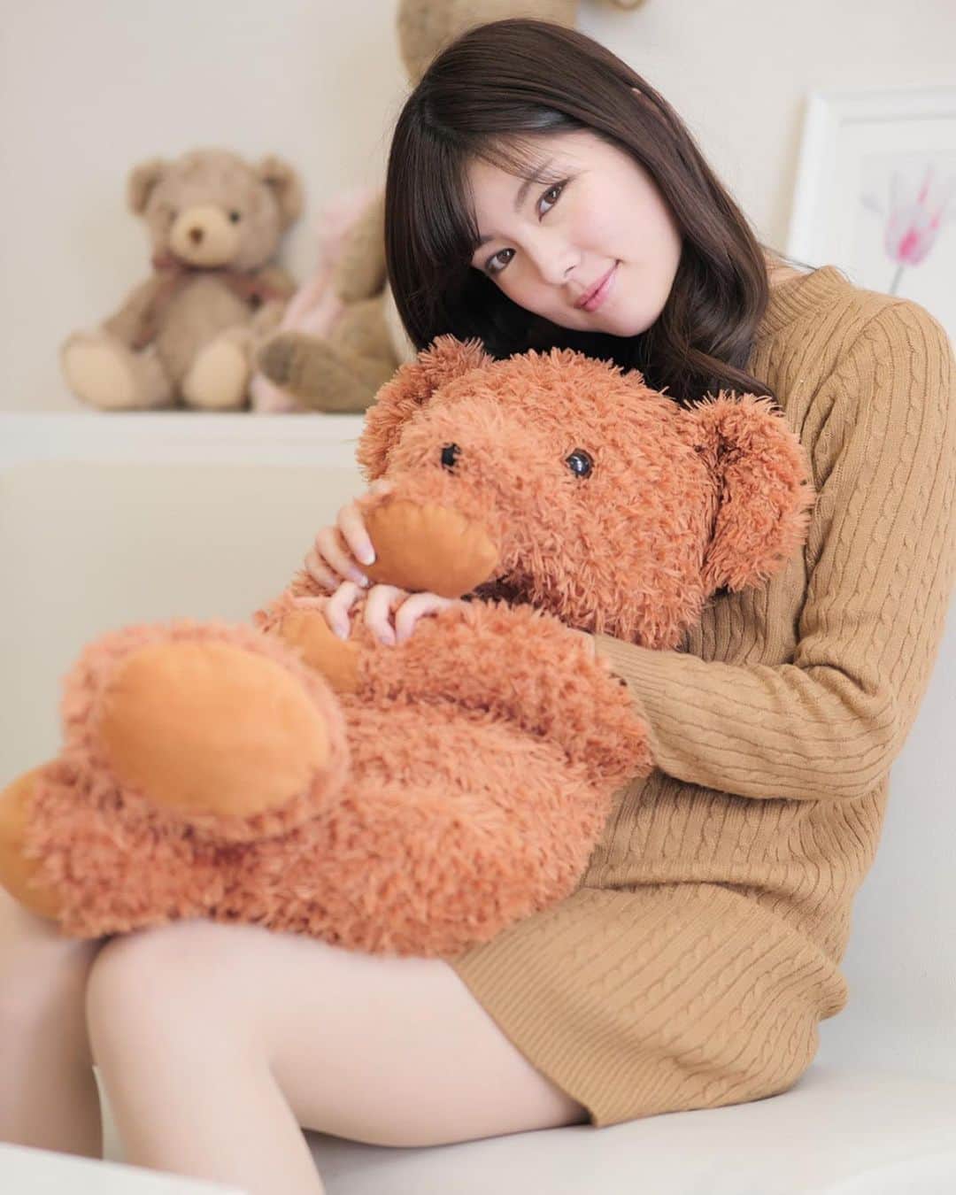 熊林保奈美のインスタグラム：「* . どっちがクマかって言ったら . この場合どっちもクマ🧸 . . おやすみ🌙 * #モデル #撮影会モデル #smooth撮影会 #ポートレートモデル #サロンモデル #イベントコンパニオン #レースクイーン #RQ #熊林保奈美 #道産子 #Japanesegirl #paddokgirls #pitgirl #instalike #맞팔 #선팔」