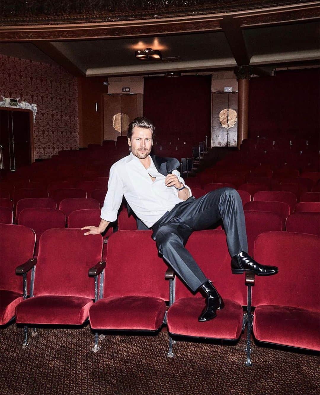グレン・パウエルのインスタグラム：「Vanity Fair March 2020」