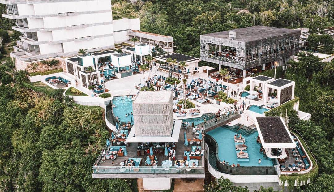 NICKY GILEのインスタグラム：「Birds Eye @omniabali」
