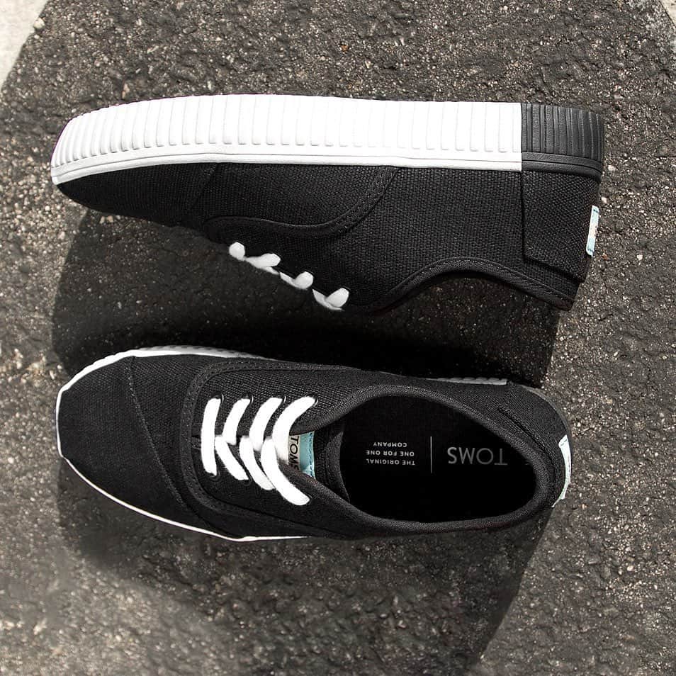 トムズシューズのインスタグラム：「Heritage canvas. Comfort insole. 100% vegan. Meet your new go-to sneaker.」