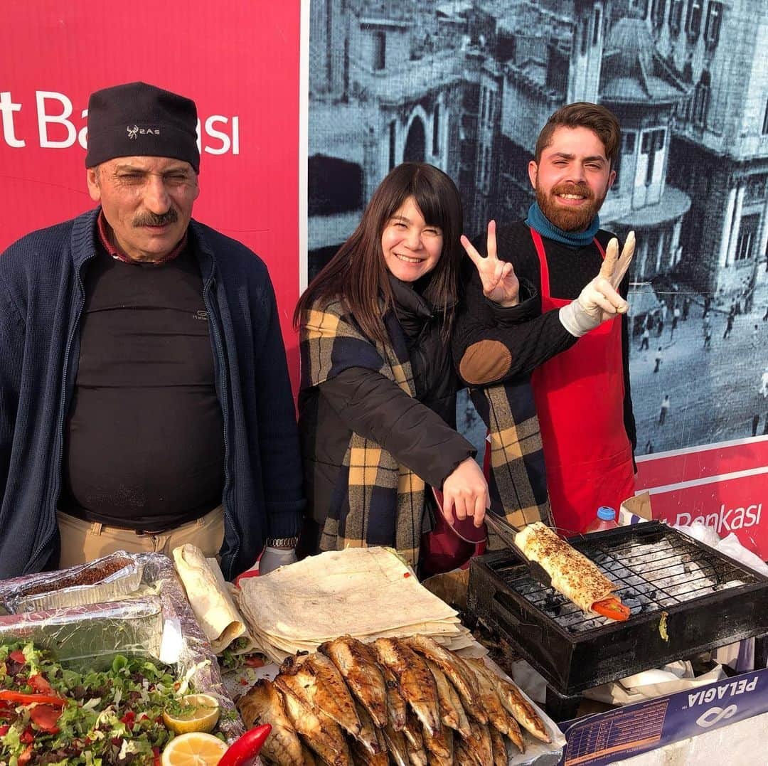 能登瑶子のインスタグラム：「お休みをいただいて魅惑のトルコに遊びに行ってきました🇹🇷 絶品のサバサンドやトルコアイスをはじめ、美味しい料理を満喫しつつ、絶景を楽しんで来ました。 . #トルコ旅行#満喫#休暇#料理#絶品#街並み#どこでも#絵になる#イスタンブール#エフェソス#カッパドキア#リフレッシュ#また行きたい#アナウンサー#群馬テレビ#群テレ」