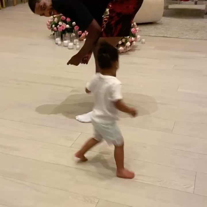 トリスタン・トンプソンのインスタグラム：「Dancing with my Princess Tutu 👑 ❤️」