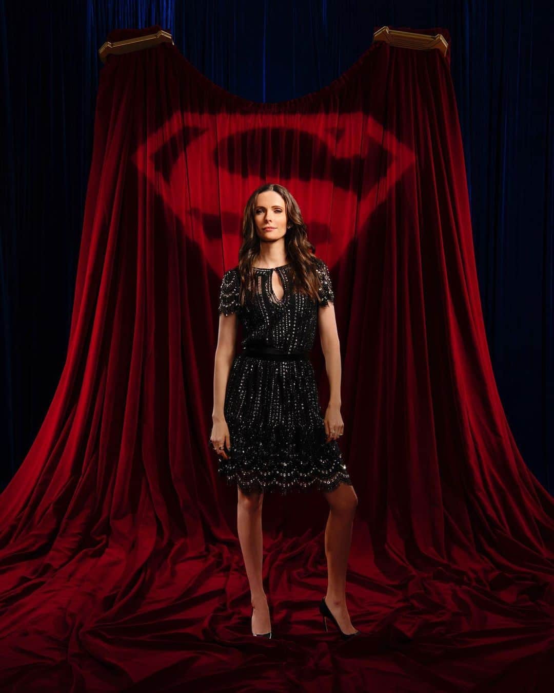 ビッツィー・トゥロックのインスタグラム：「Happy 100 episodes Supergirl, your cape has never looked better! Don’t miss the 100th episode this Sunday at 9/8c on @TheCW #Supergirl100 @supergirlcw. Congrats to @melissabenoist and the rest of the cast on this huge milestone! 👏」