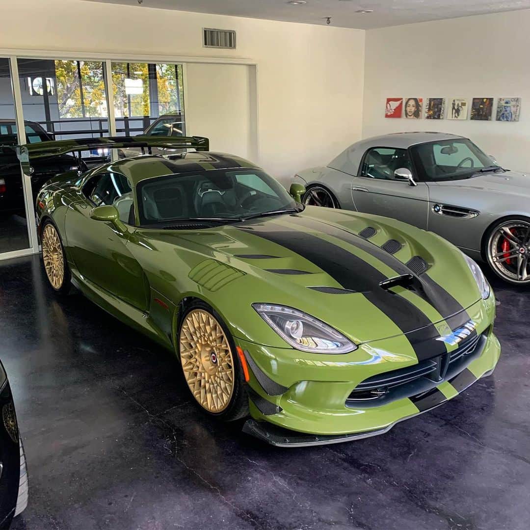 CarsWithoutLimitsさんのインスタグラム写真 - (CarsWithoutLimitsInstagram)「Unique factory Viper ACR Photo @spencerberke  #carswithoutlimits #viperacr」2月22日 2時58分 - carswithoutlimits