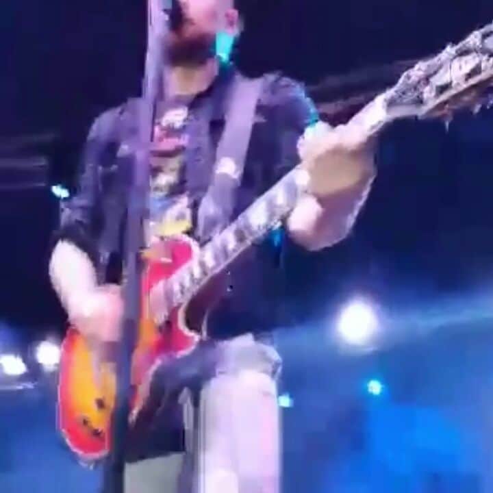 ヒンダーのインスタグラム：「Shout out to Tori Bailey for capturing this SICK clip! You're amazing! #FanFeatureFriday」