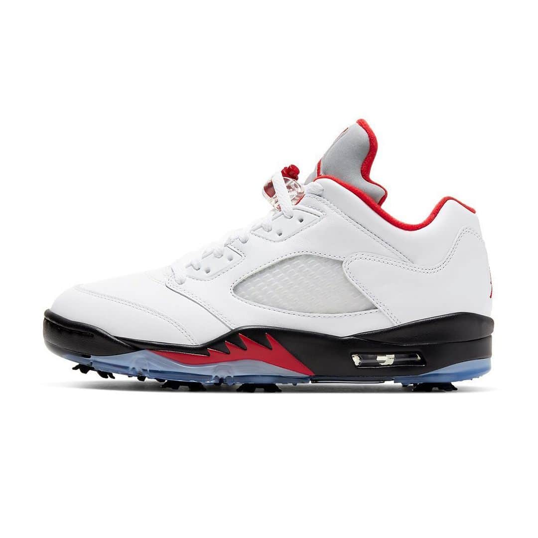 HYPEBEASTさんのインスタグラム写真 - (HYPEBEASTInstagram)「@hypebeastkicks: @jumpman23 has transformed the Air Jordan 5 Low "Fire Red" into a golf shoe. It features a mixture of crisp white leather uppers with bright red detailing/branded accents that you've grown to love from the OG, all sitting atop golf-ready outsoles. These are set to release on February 28 for $225.⁠⠀ Photo: Nike」2月22日 3時14分 - hypebeast