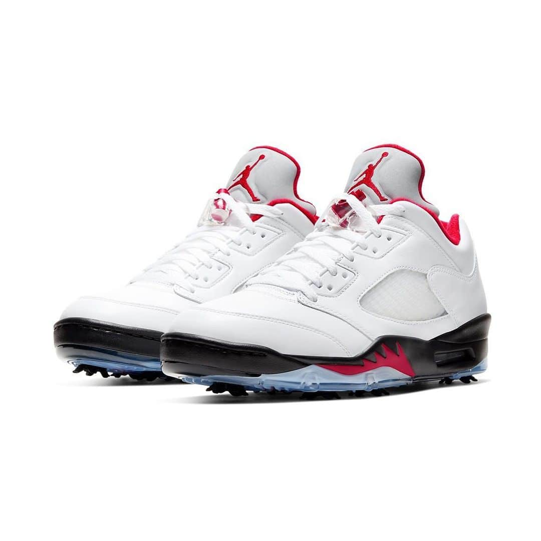 HYPEBEASTさんのインスタグラム写真 - (HYPEBEASTInstagram)「@hypebeastkicks: @jumpman23 has transformed the Air Jordan 5 Low "Fire Red" into a golf shoe. It features a mixture of crisp white leather uppers with bright red detailing/branded accents that you've grown to love from the OG, all sitting atop golf-ready outsoles. These are set to release on February 28 for $225.⁠⠀ Photo: Nike」2月22日 3時14分 - hypebeast